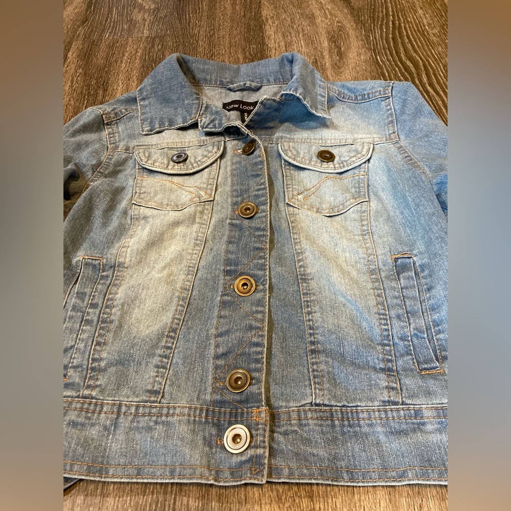 New Look Cropped Denim Jacket - Picture 2 of 8